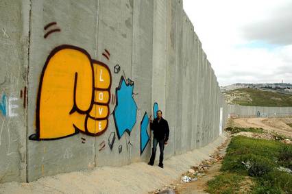 Israel: Die Mauer trennt Tausende Menschen von ihren Verwandten, Freunden und Arbeitsplätzen.