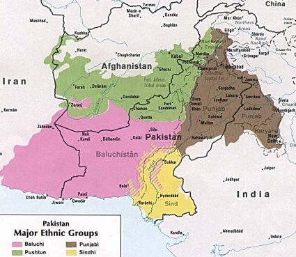 Carta dei gruppi etnici del Pakistan: la regione del Beluchistan in rosa.