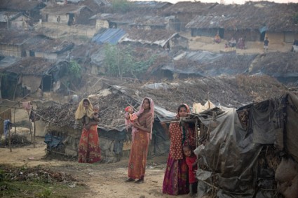Rohingya-Flüchtlingslager. Foto: UNHCR, S. Kritsanavarin, 11/2008.