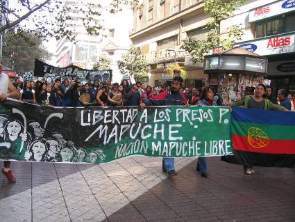 Protesta mapuche y marcha pacífica a Santiago, Chile, 13.5.2006.