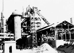 1946 - Altiforni allo stabilimento Cogne di Aosta. 'Le chemin du S.A.V.T. 1952-2002', 2002