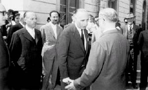 1959 - Il presidente della Repubblica Italiana Gronchi, in secondo piano Pierre Fosson. 'Le chemin du S.A.V.T. 1952-2002', 2002