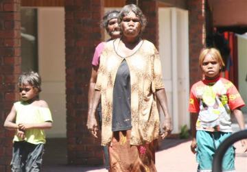 Aborigines in Alice Springs - Foto: Tony Wills.