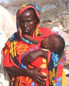 Profuga somala nel campo di Adado. Foto: Nuure Weheliye, IRIN.