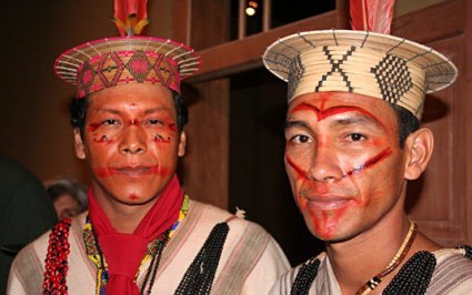 Benki e Moisés Piyãko, indigeni Ashaninka.