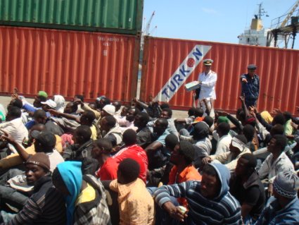 Libyen abgeschobene Flüchtlinge in den Hafen von Tripolis. Foto: CIR.