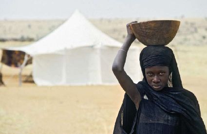 Ein Haratin-Mädchen in Mauretanien. Über 500.000 Haratin leben als Sklaven im Land. Foto: UN, Jean Pierre Laffont.