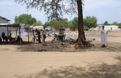 Stra&szlig;enszene im S&uuml;dsudan. Foto: Dr. John Ariki.