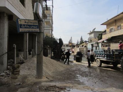 Gli abitanti di Afrin vivono con il costante timore di attacchi da parte delle forze turche che con costanti attacchi creano tensione e insicurezza anche tra i numerosi rifugiati della regione. Foto: GfbV.