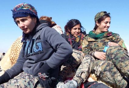 Le Unit&agrave; di protezione YPJ difendono il Nord della Siria dall'IS e altri gruppi islamisti radicali. Foto: Kurdishstruggle via Flickr.