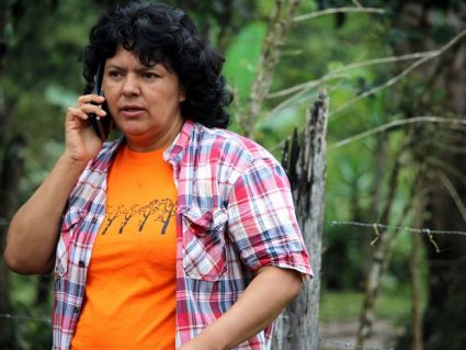L'attivista per i diritti umani honduregna Berta Caceres è stata uccisa il 2 marzo 2016 dopo aver ricevuto innumerevoli minacce di morte. Foto: coolloud via Flickr.