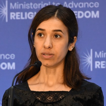 Nadia Murad a Washington, 2018. Foto: U.S. Department of State from United States [Public domain], via Wikimedia Commons.