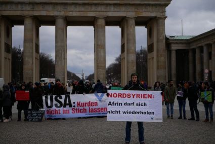 Eine Menschenrechtsaktion der Gesellschaft für bedrohte Völker in Berlin gegen die Besetzung Afrins. Foto: GfbV Archiv.