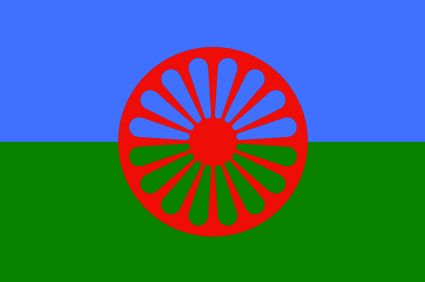 Flagge der Roma, angenommen auf dem Ersten Welt-Roma-Kongress am 8. April 1971 in London.