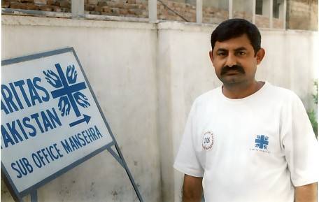 Dr Javed Ali, Einsatzleiter der Caritas Pakistan in Mansehra (NWFP).