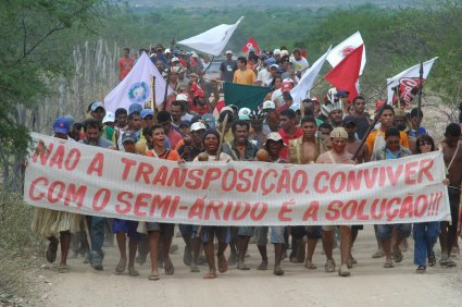 Marcia di protesta degli indigeni contro la Transposição.
