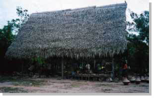 Hütte, in der Produkte aus Keramik hergestellt werden.