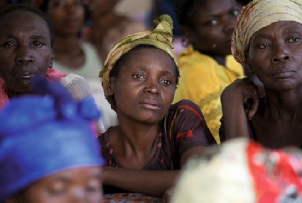 Donne traumatizzate nell'ospedale di Panzi. Foto: Andre Thiel.