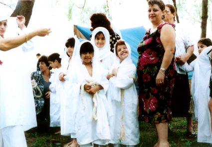 Ceremonia de Bautizo in Australia donde viven 3.000 Mandeos